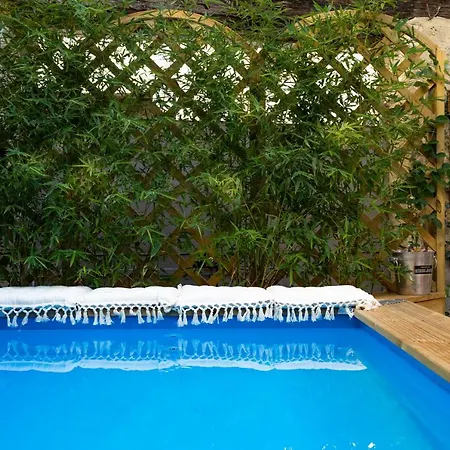 Champagne House - Elegance, Luxury And Charm 4* Condom