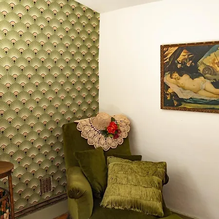 Champagne House - Elegance, Luxury And Charm 4* Condom