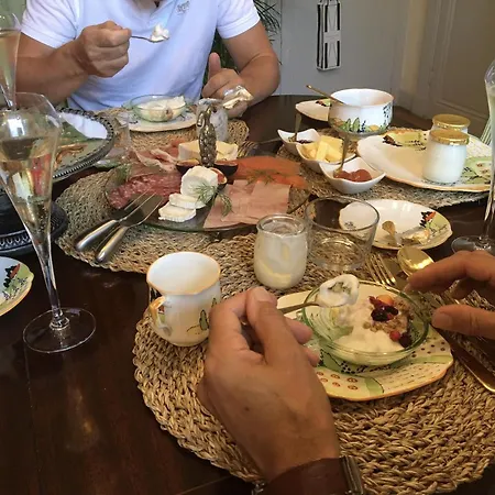 Bed & Breakfast Champagne House - Elegance, Luxury And Charm Condom