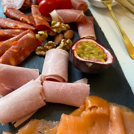 Bed & Breakfast Champagne House - Elegance, Luxury And Charm Condom