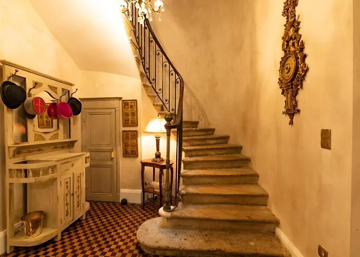 Champagne House - Elegance, Luxury And Charm Condom