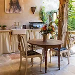 Champagne House - Elegance, Luxury And Charm Condom