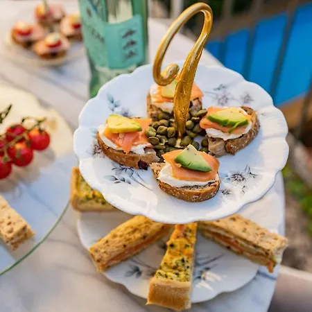 Champagne House - Elegance, Luxury And Charm 康顿