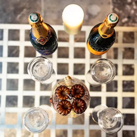 Champagne House - Elegance, Luxury And Charm Frühstückspension