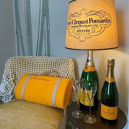 Champagne House - Elegance, Luxury And Charm 住宿加早餐酒店 4*